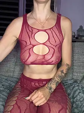 Ana-ya16 Adlı Modelin Canlı Sohbet Odası