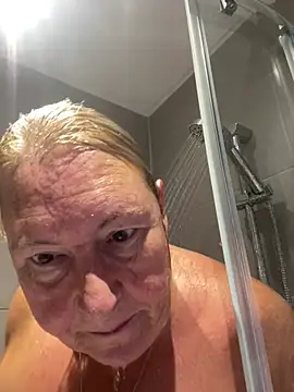 Pokój czatu na żywo – MoistCurveyChanel