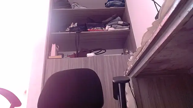 nicolle_milf1978 élő chatszobája