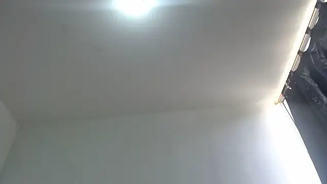 nicolle_milf1978 Live Chatraum