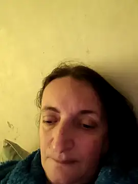 Ulyana396 Adlı Modelin Canlı Sohbet Odası