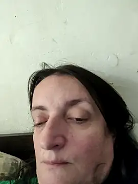 Ulyana396 Adlı Modelin Canlı Sohbet Odası