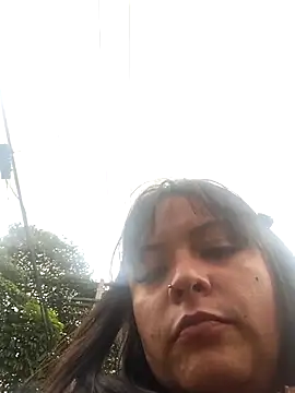 Isa_bella95 Adlı Modelin Canlı Sohbet Odası