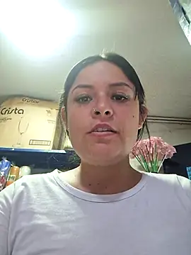 Isa_bella95 Adlı Modelin Canlı Sohbet Odası