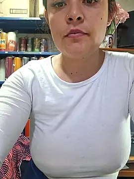 Isa_bella95's Live Chat Room