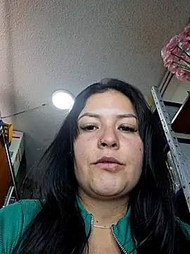 Isa_bella95's Live Chat Room