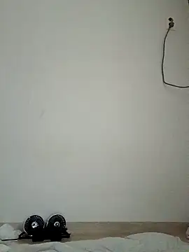 hello098711's Live Chat Room