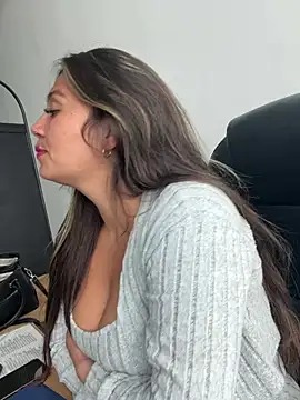 LIZ-06_ Cameră chat live