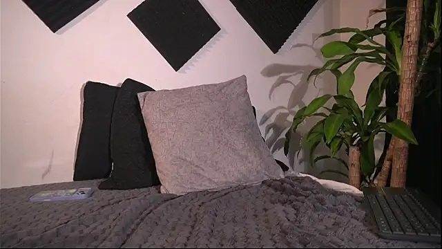 Ambeer_Rousess Adlı Modelin Canlı Sohbet Odası