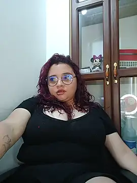 Živá chatovací místnost CURVY-HORNY
