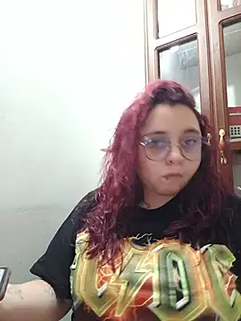 חדר צ'אט בשידור חי של CURVY-HORNY