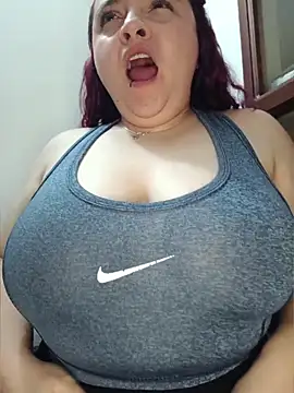 غرفة دردشة CURVY-HORNY المباشرة