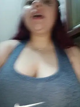 CURVY-HORNY Cameră chat live