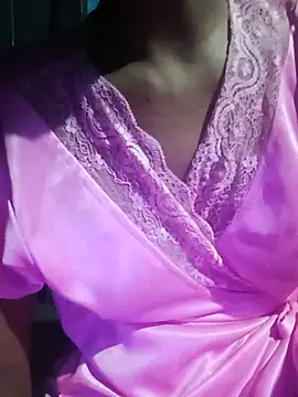 Kajal-Mehra Adlı Modelin Canlı Sohbet Odası
