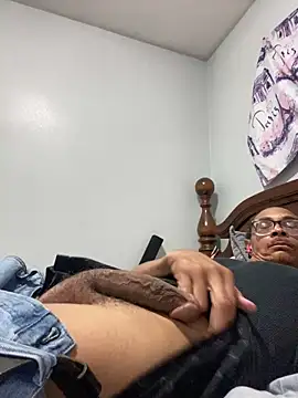 CirocObama69 Adlı Modelin Canlı Sohbet Odası