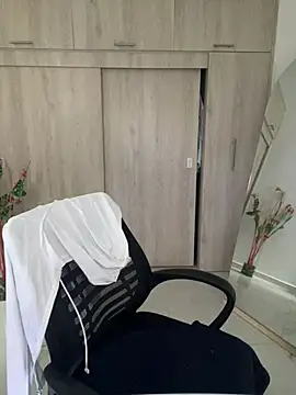 Chat soba uživo modela Adele_Sweett