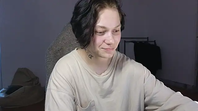 esajukyy's Live Chat Room