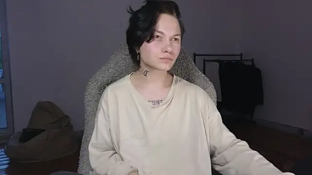 esajukyy's Live Chat Room