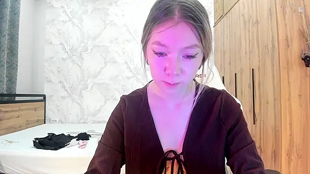 Babby_Rabbit Adlı Modelin Canlı Sohbet Odası