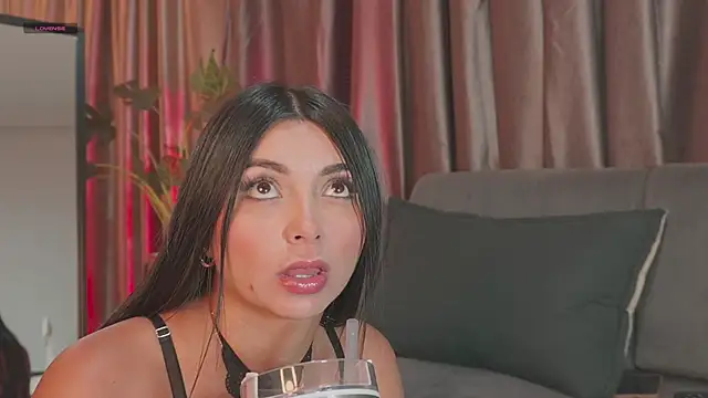 غرفة دردشة SofiDavid المباشرة
