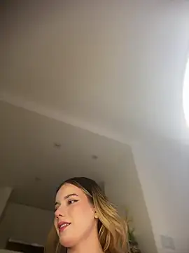 Sala de chat ao vivo de NicoleCut