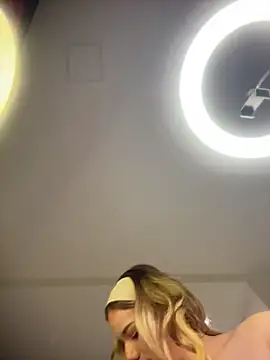 NicoleCut чат на живо