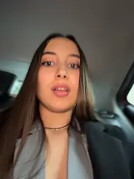 ICrazyOneIRL – live sex-cam-show