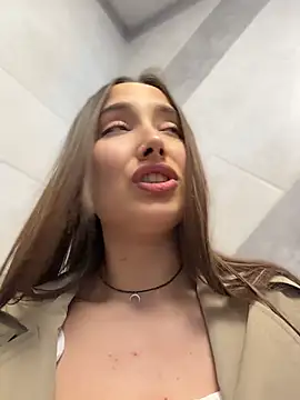 ICrazyOneIRL Adlı Modelin Canlı Sohbet Odası