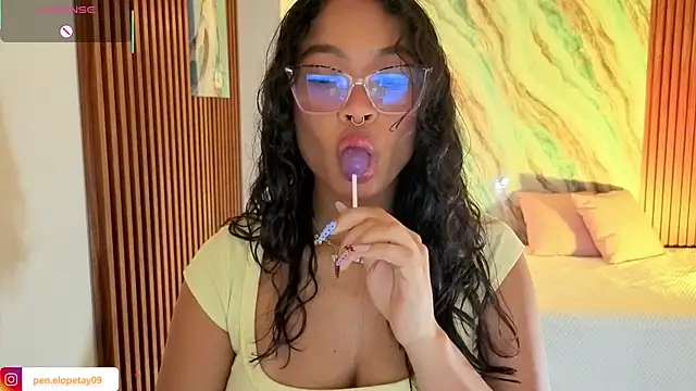 غرفة دردشة penelope_tay1 المباشرة