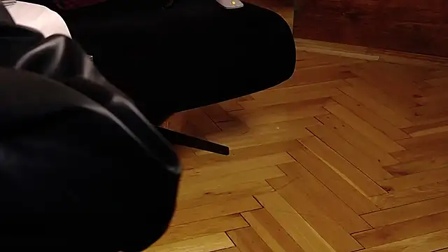 SkylerSpark Adlı Modelin Canlı Sohbet Odası