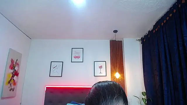 Chat soba uživo modela sasi_luna