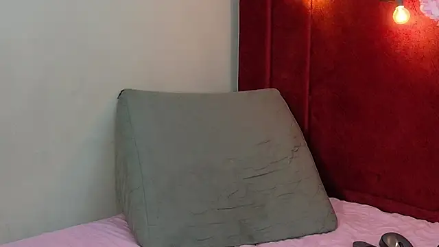 kinkyandsavage 现场聊天室