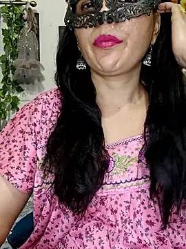BhabhiPooja69 Adlı Modelin Canlı Sohbet Odası
