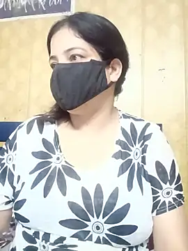 Živá chatovací místnost hornycoupleJandS