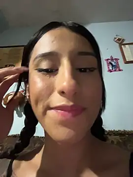 Petitetease Adlı Modelin Canlı Sohbet Odası