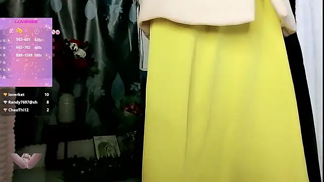Lucy_limon's Live Chat Room