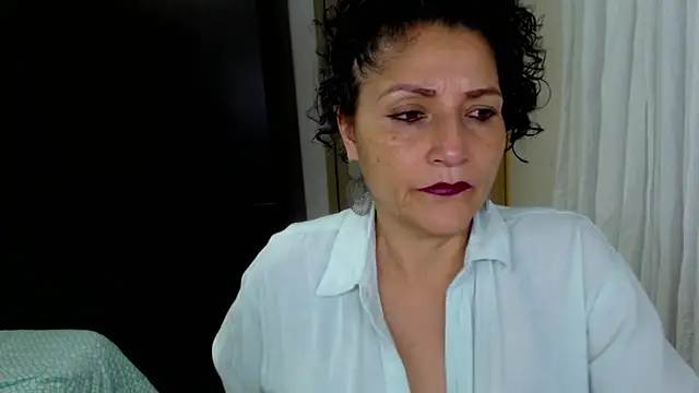 arianna_ros3 – live chatrum