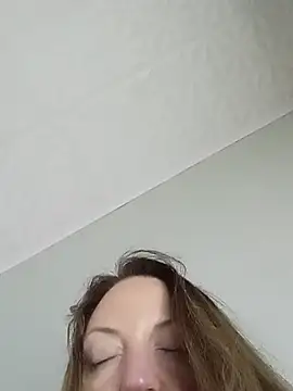 KattyLuuu Adlı Modelin Canlı Sohbet Odası