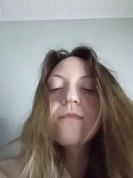 KattyLuuu Adlı Modelin Canlı Sohbet Odası