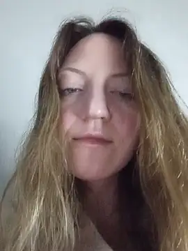 Chatroom en direct de KattyLuuu