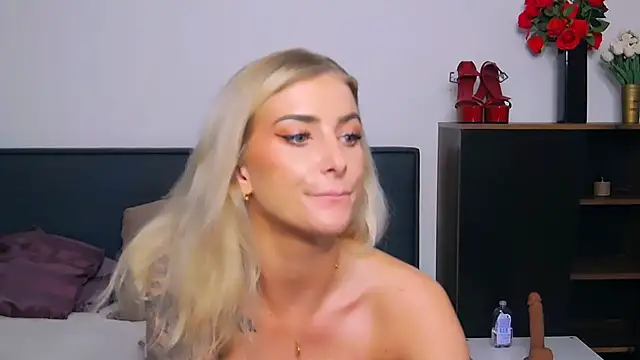 Lia_Benini Live chatroom