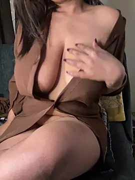 Chat soba uživo modela DevineDevilQueen