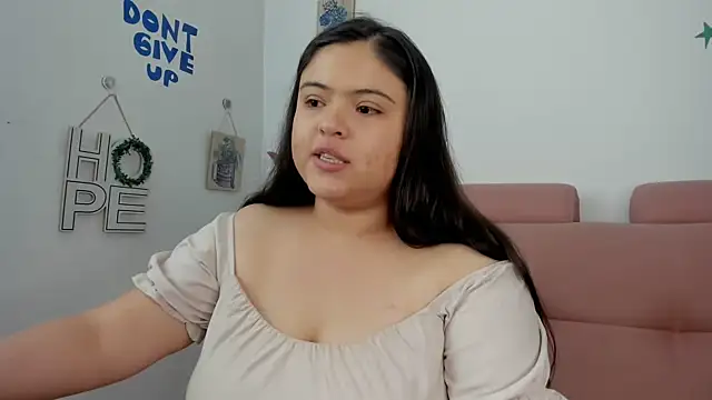 lizzie_c Adlı Modelin Canlı Sohbet Odası