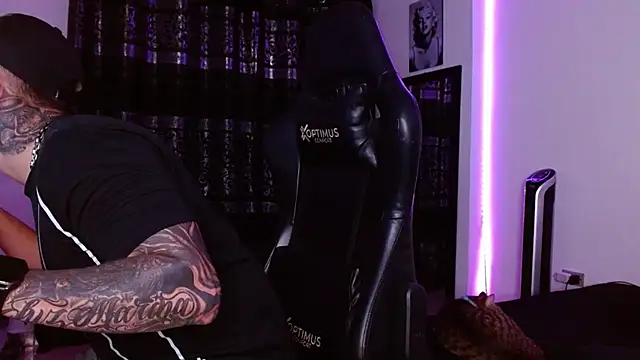 Sala de chat en directo de miia-liiam