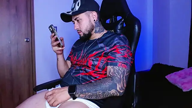 Živá chatovací místnost miia-liiam