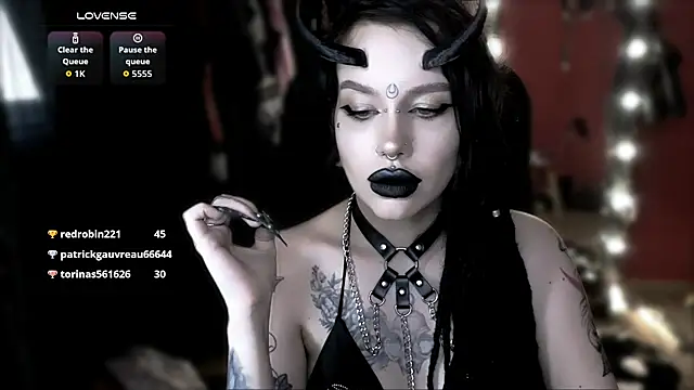alexx_succubus Chat Room in diretta