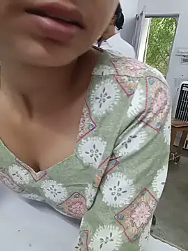 KumarSilencesex21 Adlı Modelin Canlı Sohbet Odası