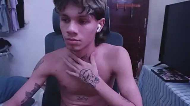 andy_dan18 élő chatszobája