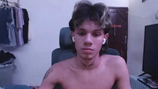 andy_dan18 – live chatrum