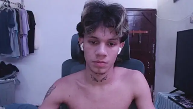 Phòng Chat Trực Tiếp andy_dan18